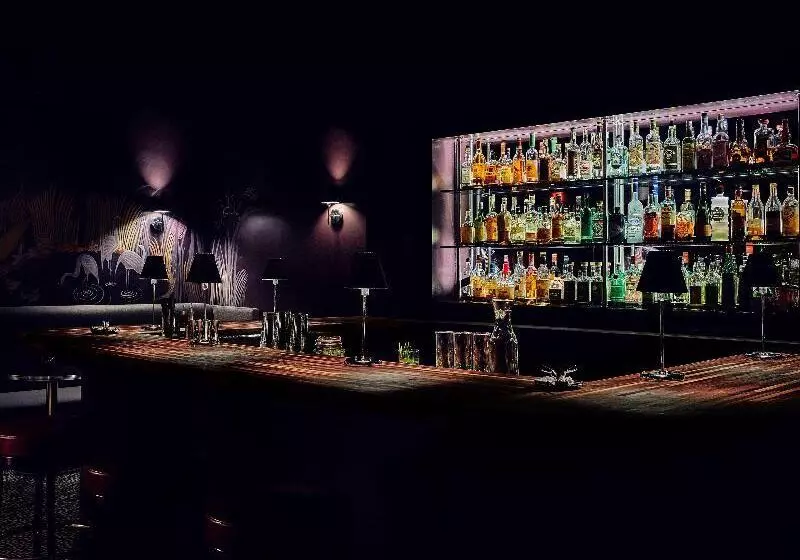 The Dean Hotel, An Ash