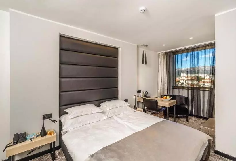 پانسیون The View Luxury Rooms