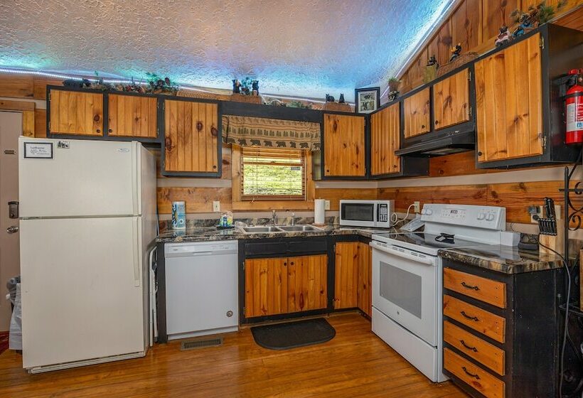 Cozy Bears Cabin