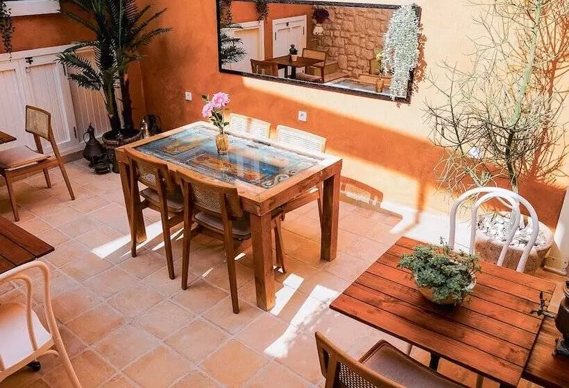 簡易ホテル 1870 Taş Konak Otel   Sanat Sokağı