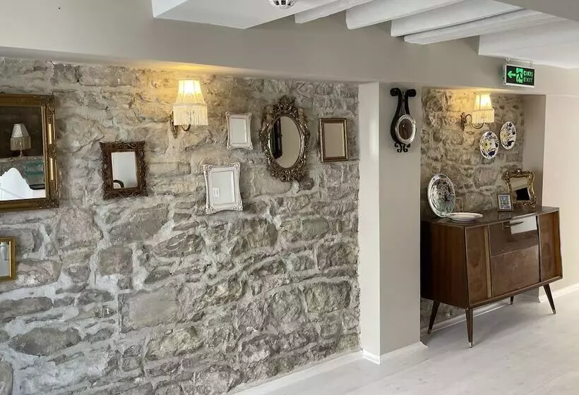 簡易ホテル 1870 Taş Konak Otel   Sanat Sokağı