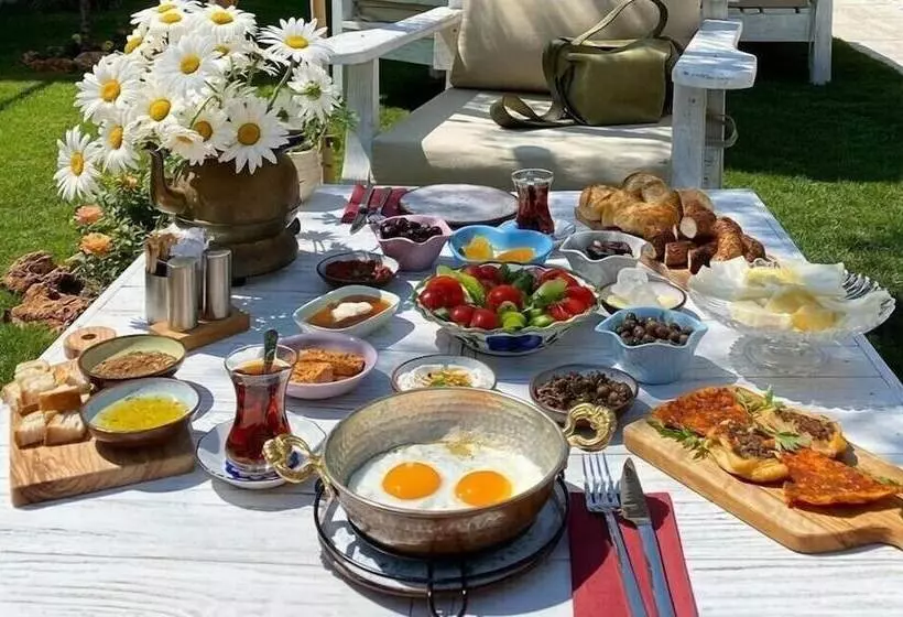 簡易ホテル 1870 Taş Konak Otel   Sanat Sokağı