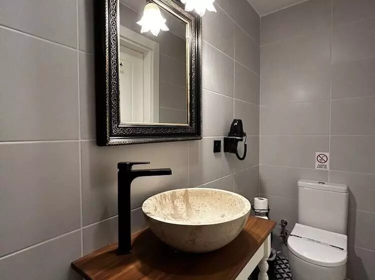 簡易ホテル 1870 Taş Konak Otel   Sanat Sokağı