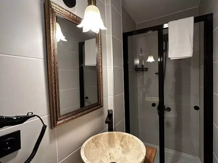 簡易ホテル 1870 Taş Konak Otel   Sanat Sokağı