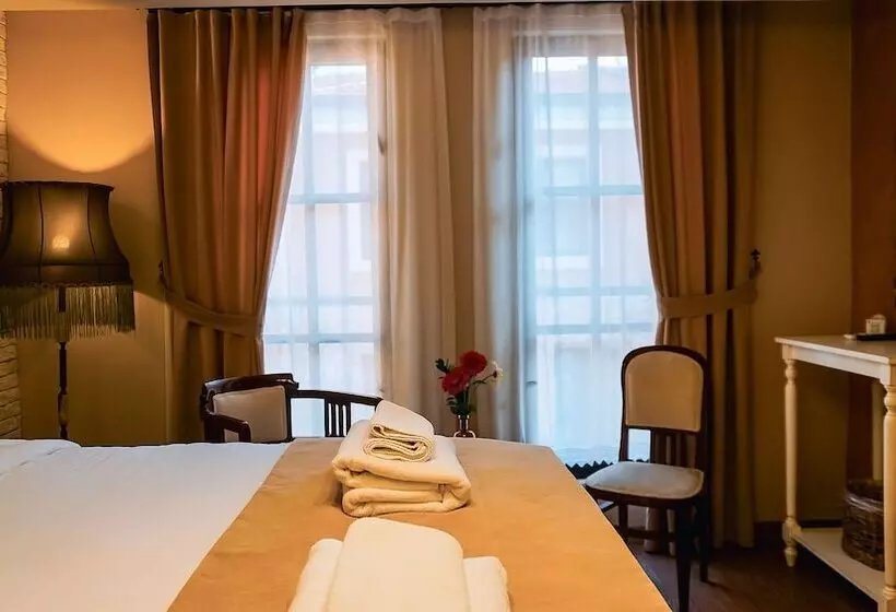 簡易ホテル 1870 Taş Konak Otel   Sanat Sokağı