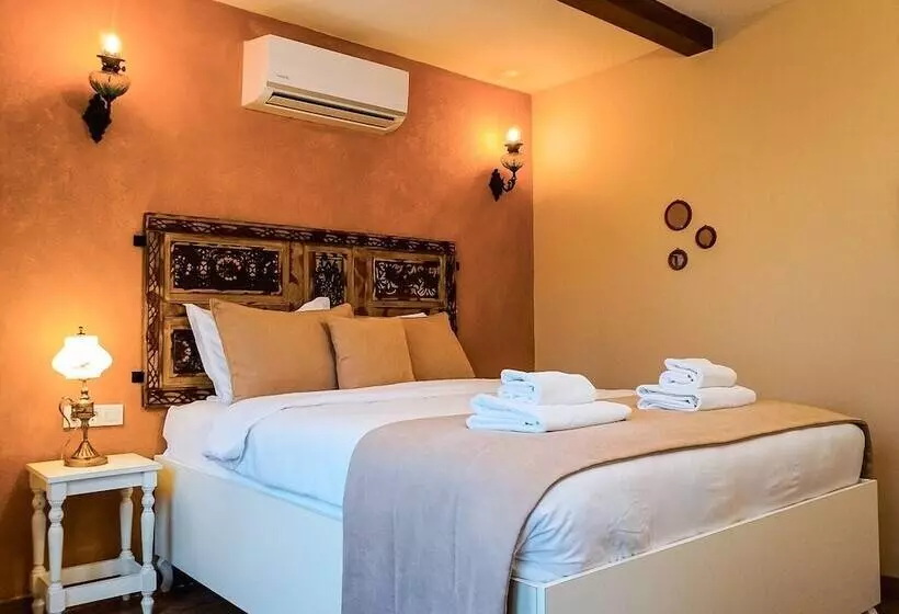 簡易ホテル 1870 Taş Konak Otel   Sanat Sokağı