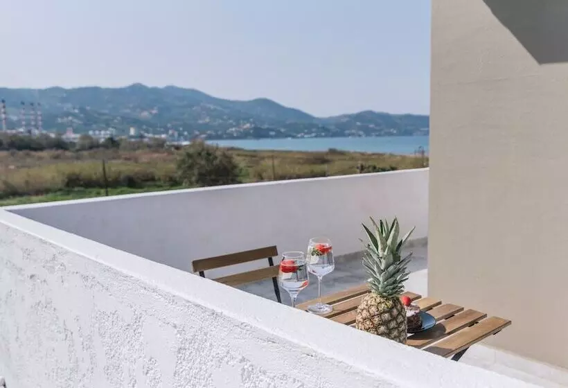 Hotelli Ermis Luxury Suites & Apartments