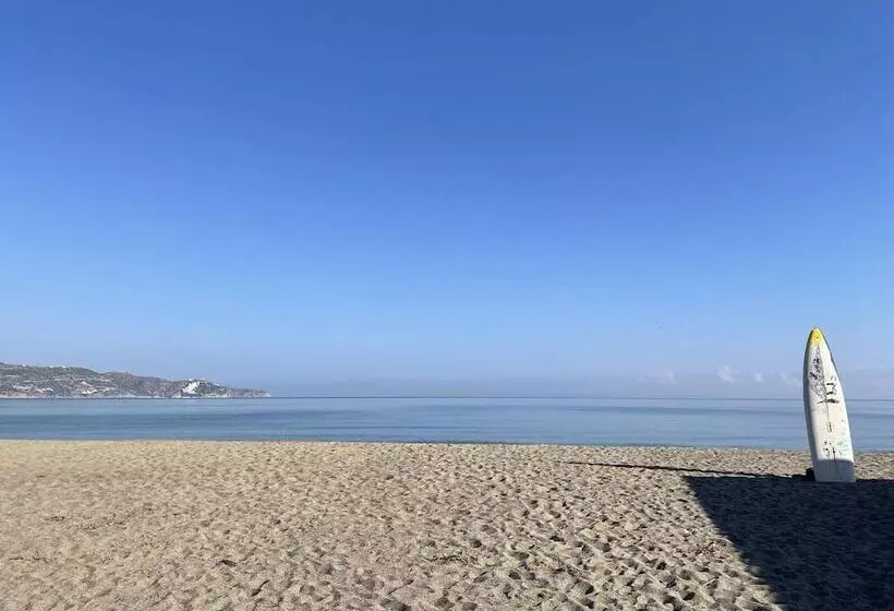 Hotelli Ermis Luxury Suites & Apartments