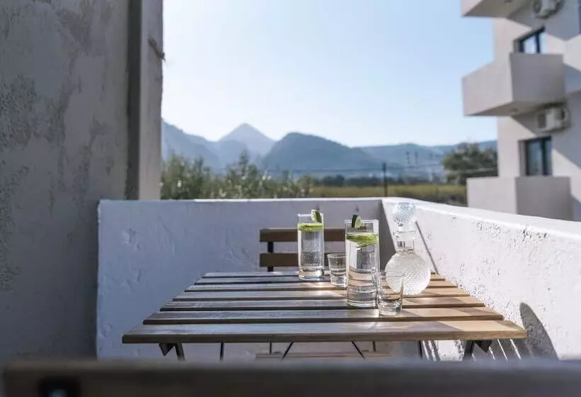 Hotelli Ermis Luxury Suites & Apartments