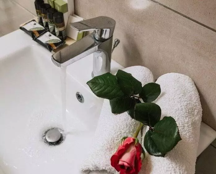 Hotelli Ermis Luxury Suites & Apartments