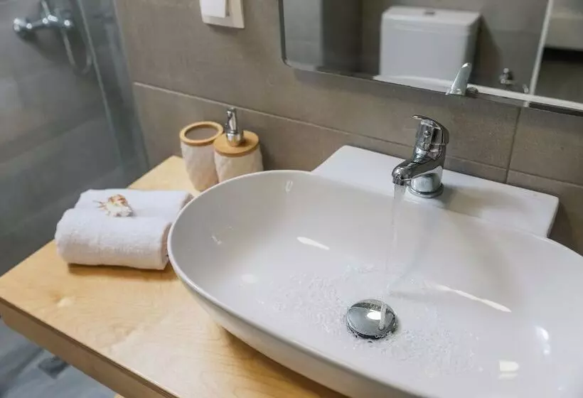 Hotelli Ermis Luxury Suites & Apartments