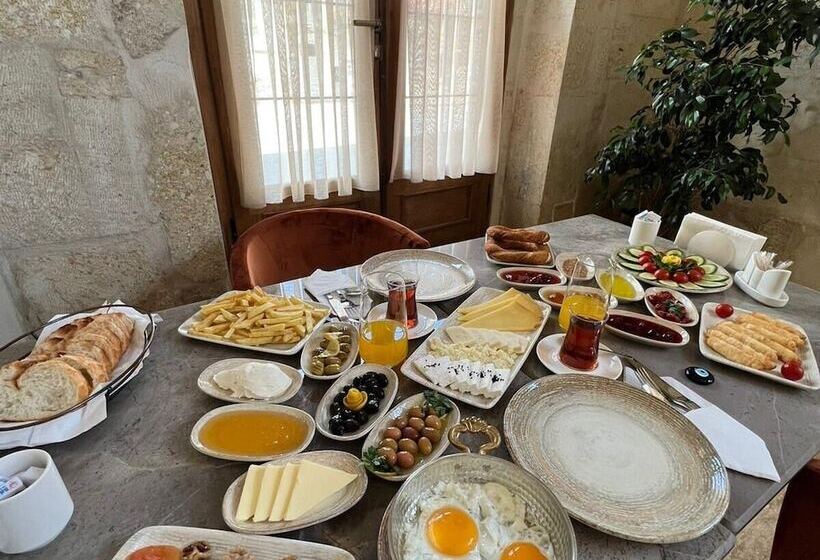 Hotel Evanthia Cave Suites