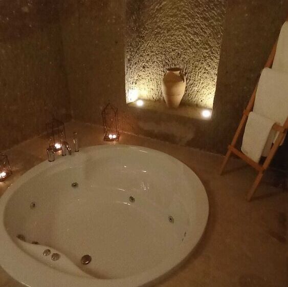 Hotel Evanthia Cave Suites