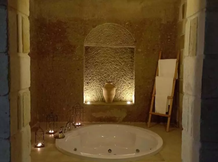 Hotelli Evanthia Cave Suites