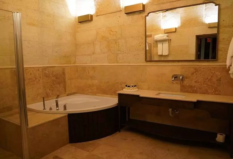 Hotelli Evanthia Cave Suites