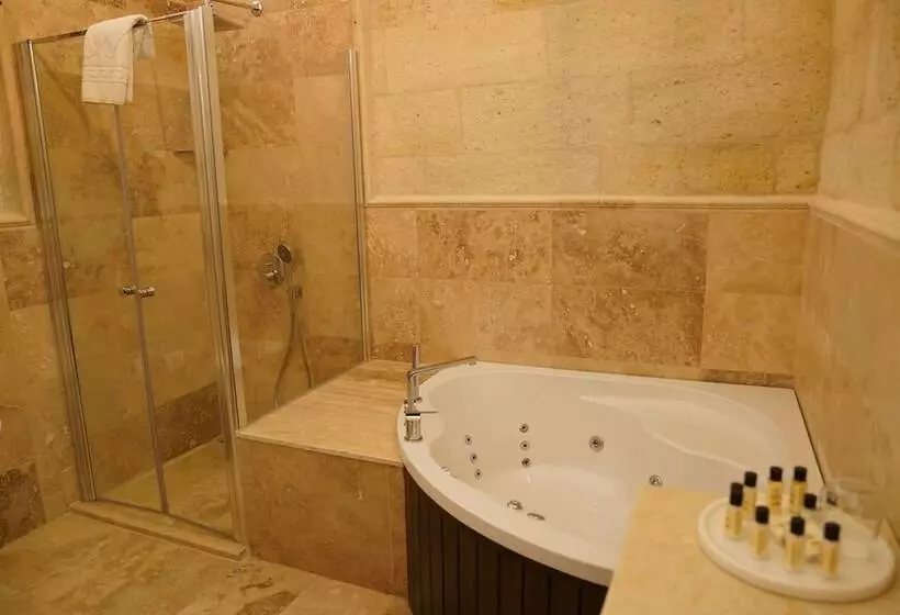 Hotelli Evanthia Cave Suites