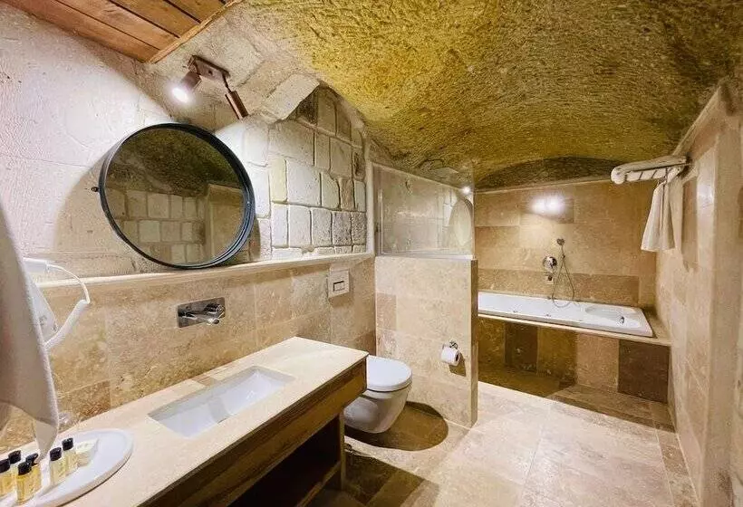 Hotelli Evanthia Cave Suites