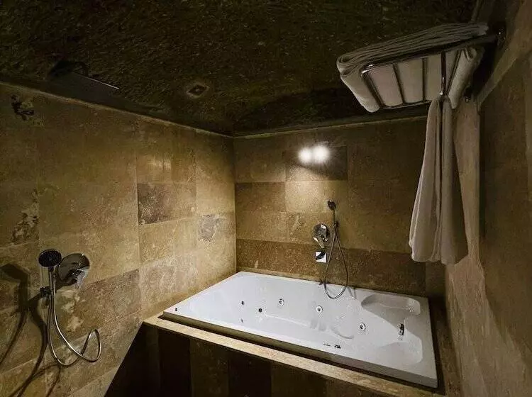Hotelli Evanthia Cave Suites