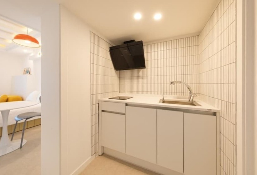 בית מלון כפרי Gangneung Bella Luna Pension