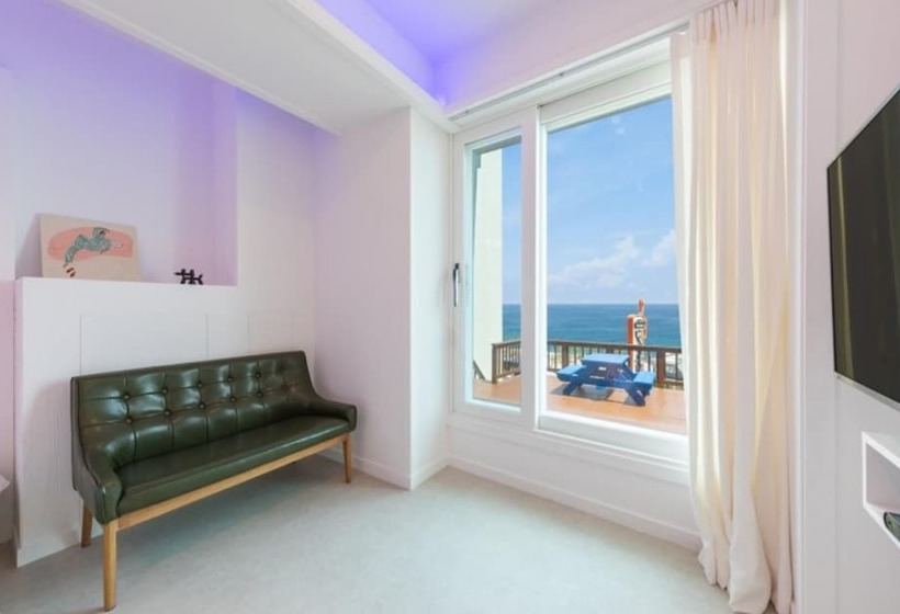 בית מלון כפרי Gangneung Bella Luna Pension