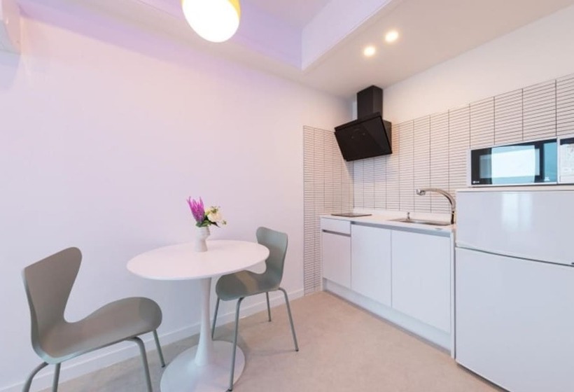 בית מלון כפרי Gangneung Bella Luna Pension