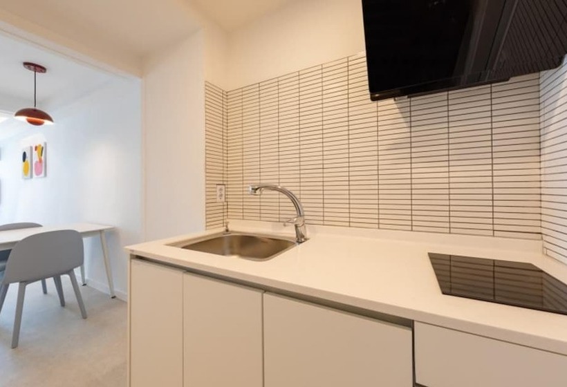 בית מלון כפרי Gangneung Bella Luna Pension