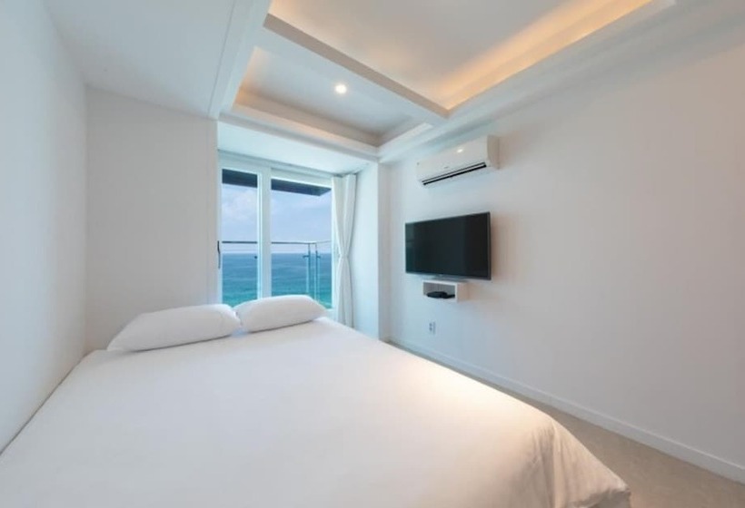 בית מלון כפרי Gangneung Bella Luna Pension