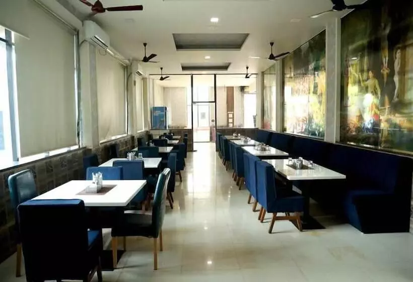 Hotelli Krushna Express Inn