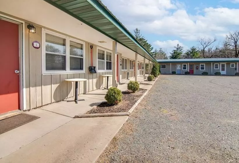 ホテル Outdoors Inn At Balsam Lake