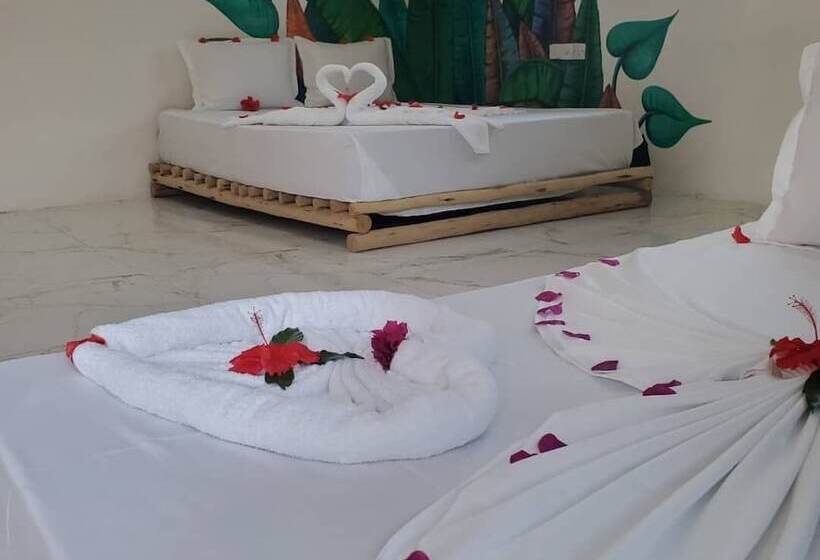 Hotel Pole Pole House