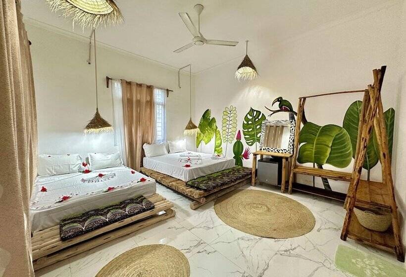 Hotel Pole Pole House