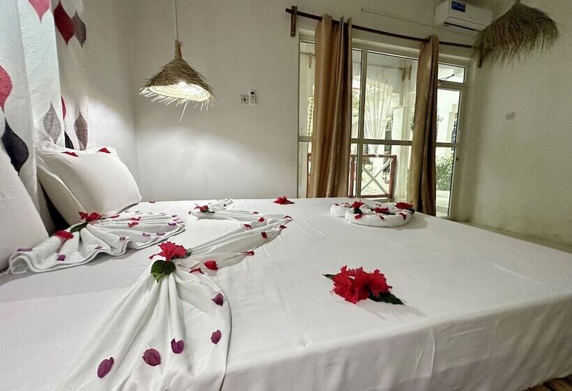 Hotel Pole Pole House