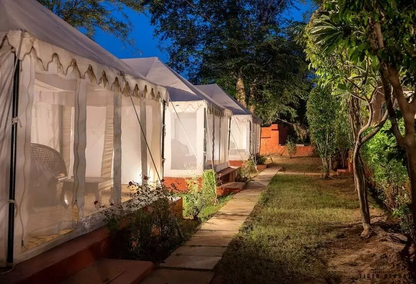 Hotelli Ranthambore Tiger Resort By Park Tree