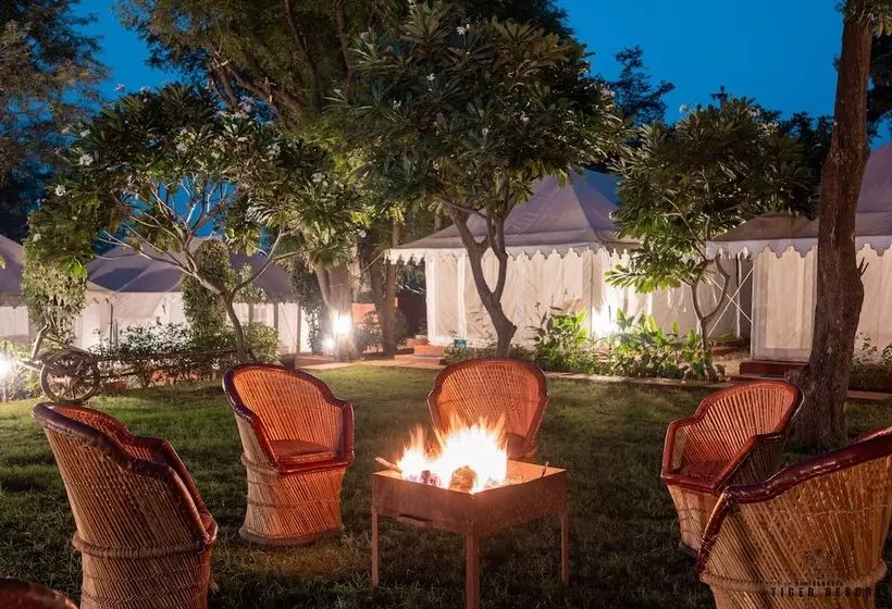 Hotelli Ranthambore Tiger Resort By Park Tree