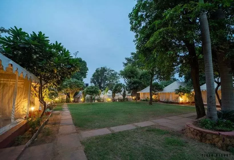 Hotelli Ranthambore Tiger Resort By Park Tree