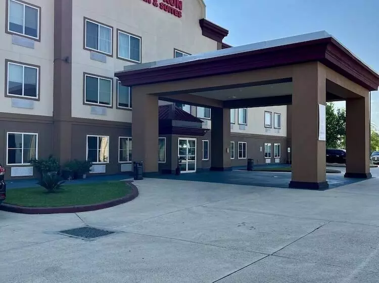 هتل Saffron Inn & Suites