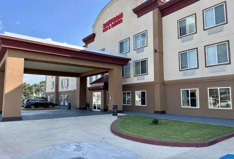 هتل Saffron Inn & Suites