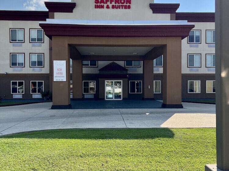 Otel Saffron Inn & Suites