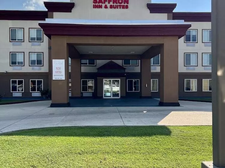 هتل Saffron Inn & Suites