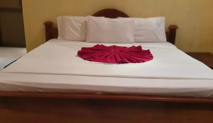 Hotelli Utulivu House