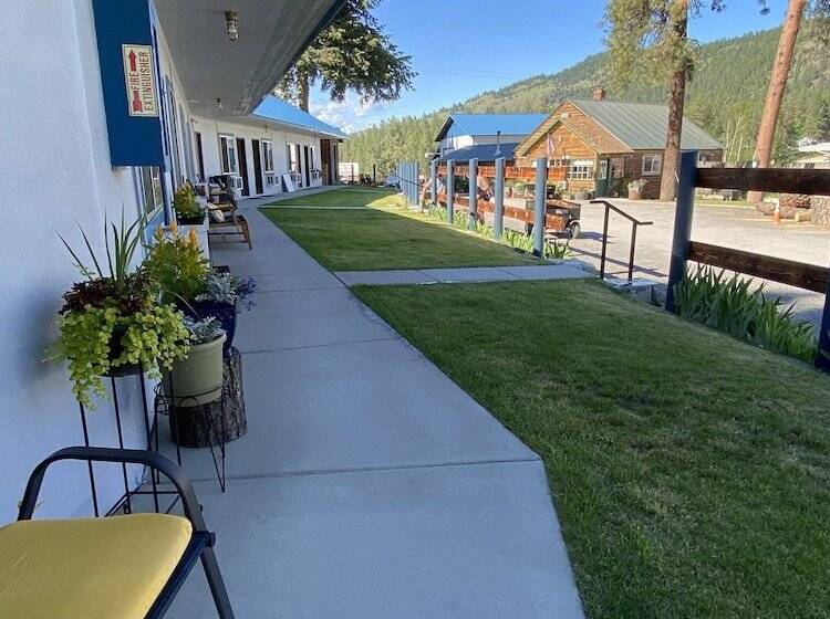 Мотель Columbia Point Resort