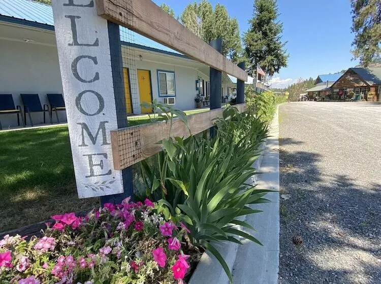 Motelli Columbia Point Resort