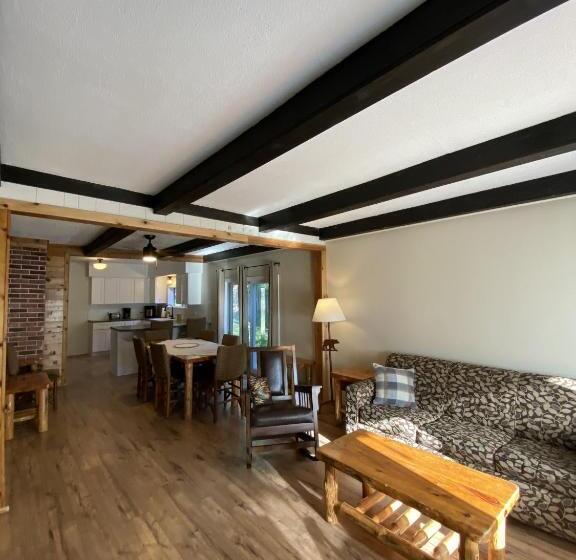 Мотель Columbia Point Resort