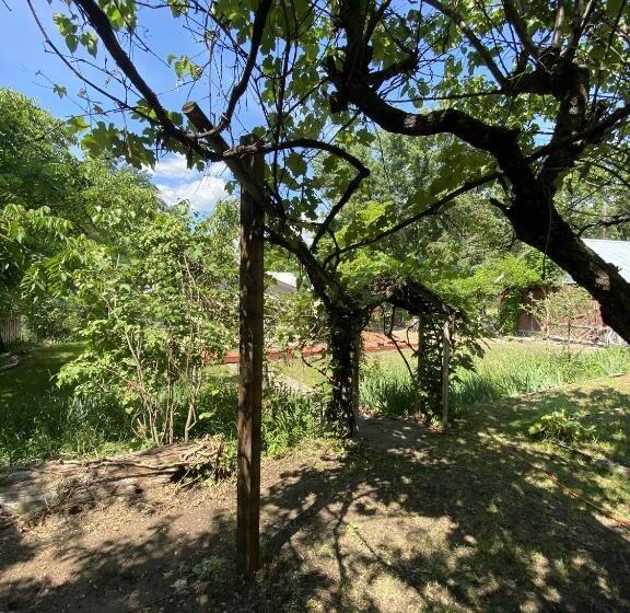 Мотель Columbia Point Resort