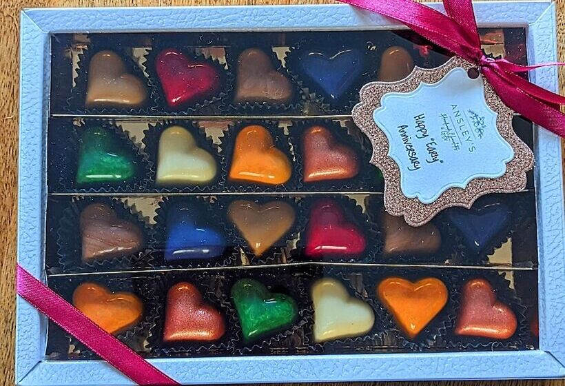 Narrowboat With Hot Tub, Spa, Cruising And More