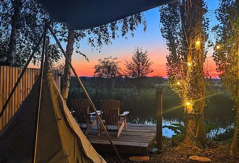 Narrowboat With Hot Tub, Spa, Cruising And More