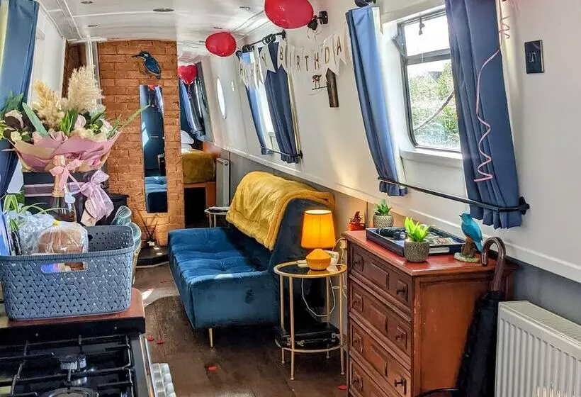 Narrowboat With Hot Tub, Spa, Cruising And More