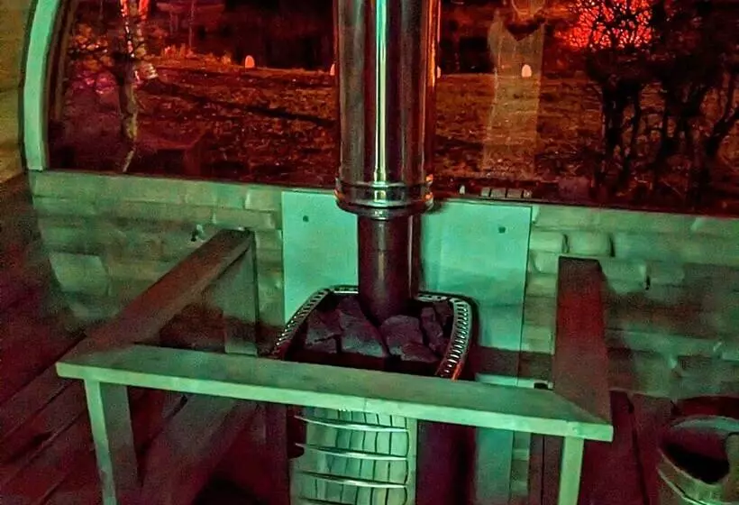 Narrowboat With Hot Tub, Spa, Cruising And More