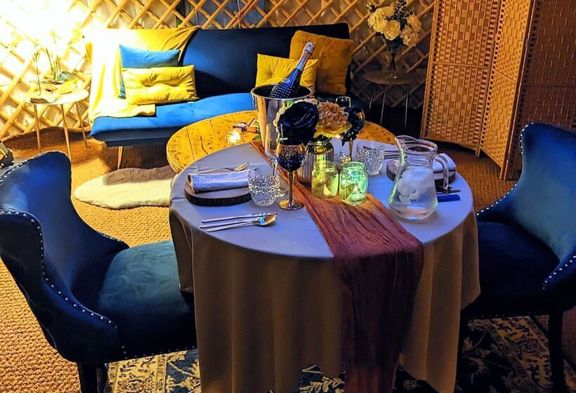 Narrowboat With Hot Tub, Spa, Cruising And More