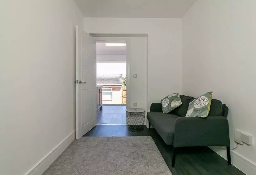 Majatalo Archers House